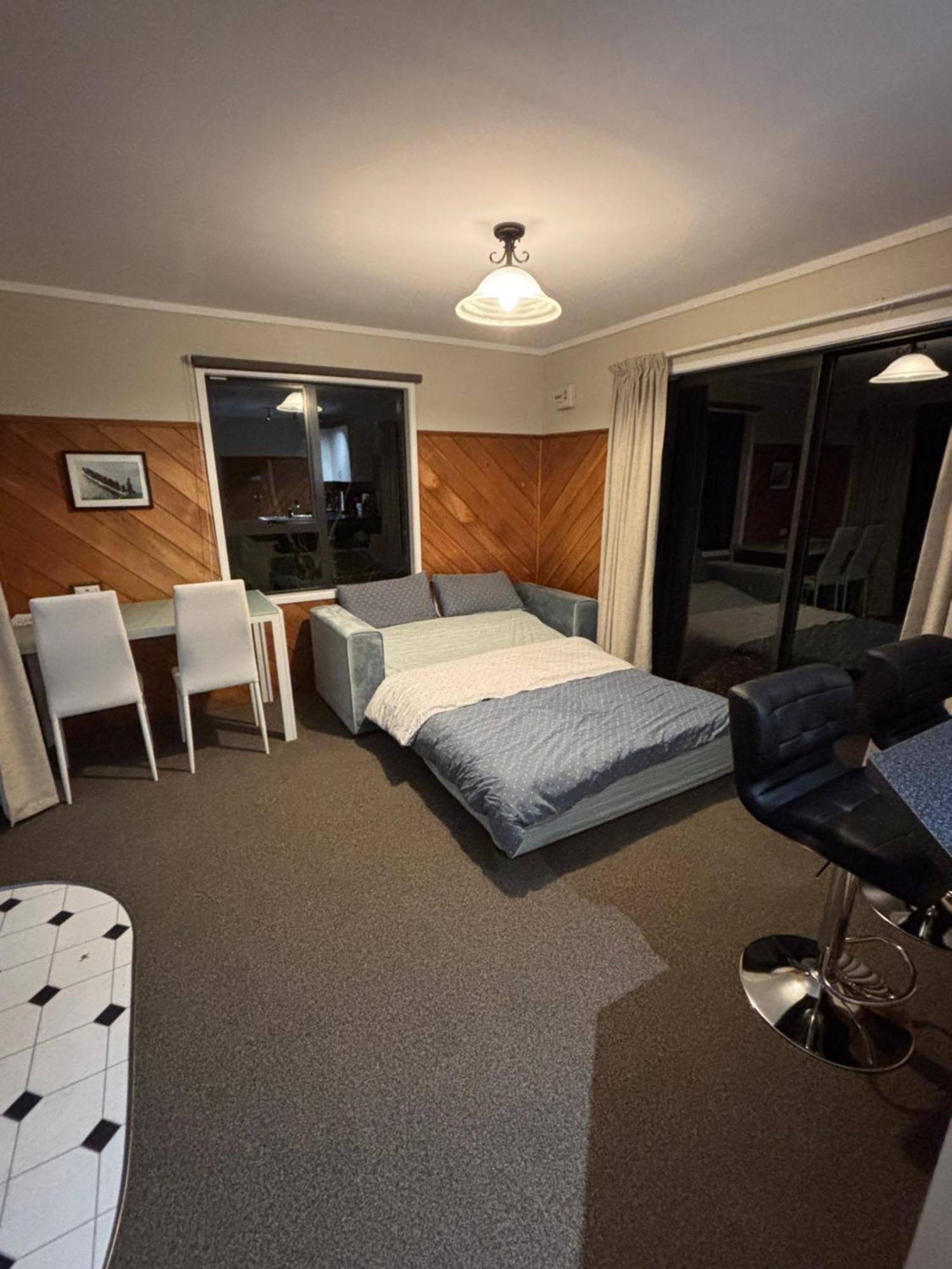 Ruakaka Retreat Hotel ภายนอก รูปภาพ