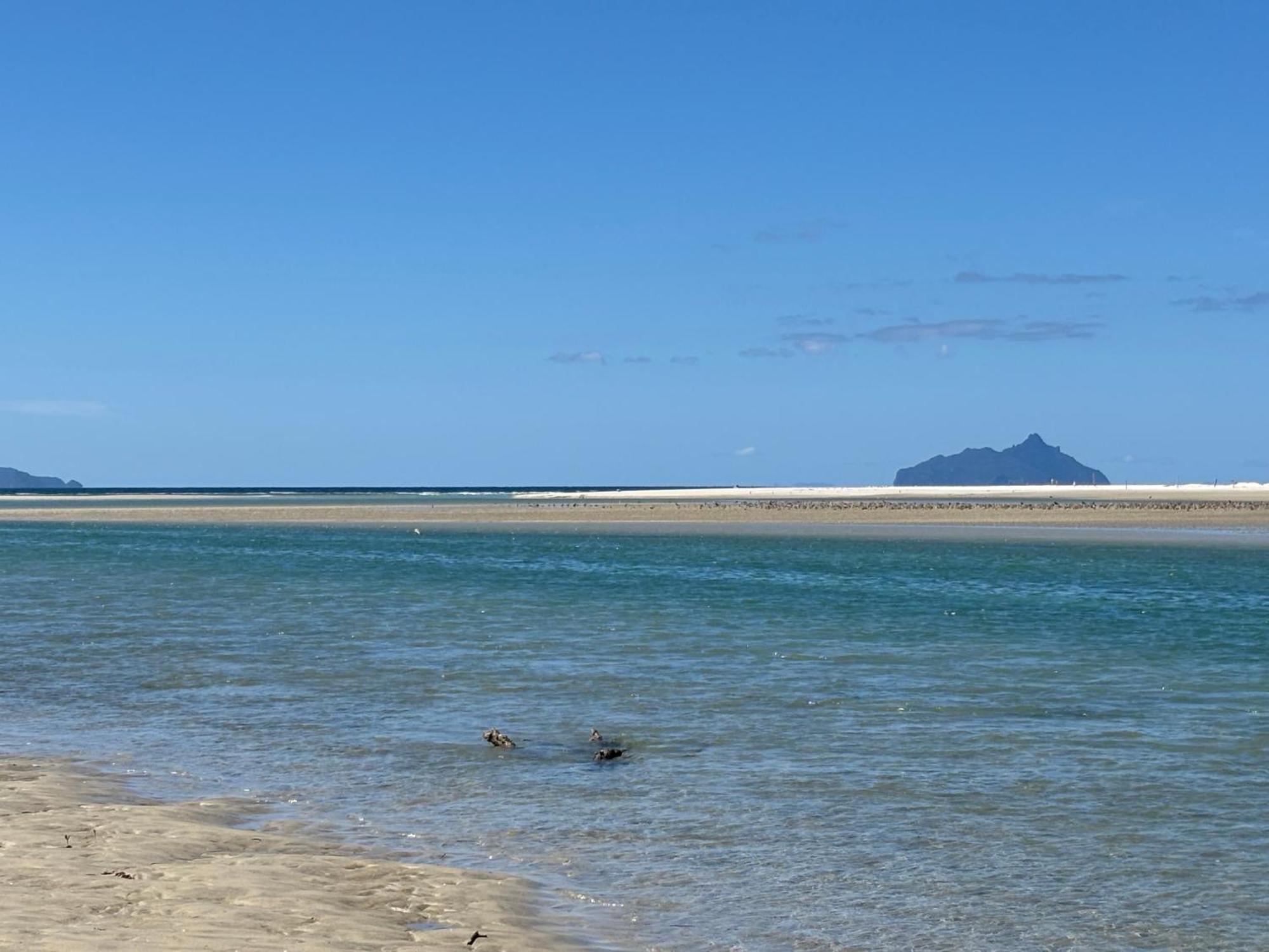Ruakaka Retreat Hotel ภายนอก รูปภาพ